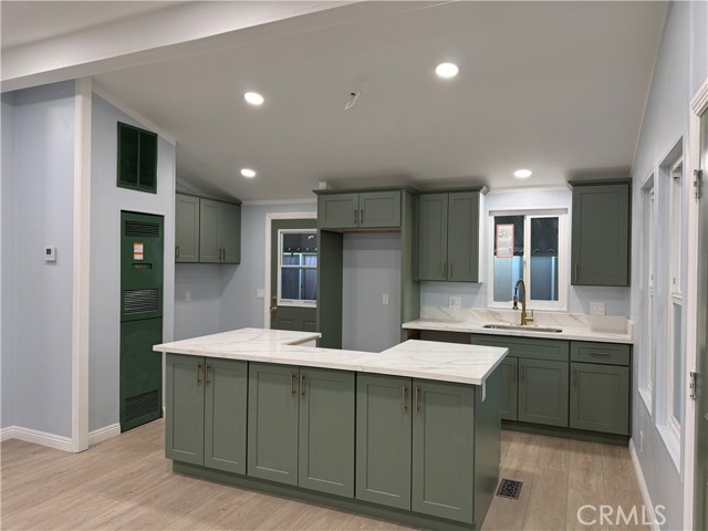 Front Image Thumbnail for CRSR26112286