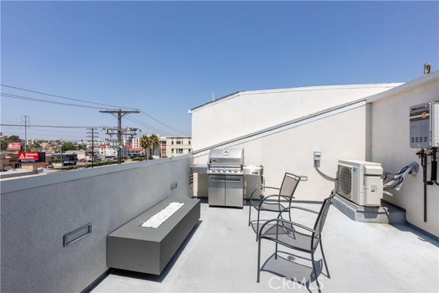 4831 Craner Avenue, North Hollywood CA: https://media.crmls.org/medias/fa4156d1-cc71-46a9-b894-ab7e20b3ae0f.jpg