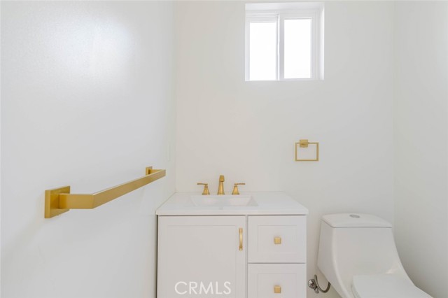 Detail Gallery Image 16 of 28 For 17426 Roscoe Bld, Northridge,  CA 91325 - 3 Beds | 2/1 Baths