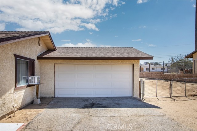 7103 Hanford Avenue, Yucca Valley CA: https://media.crmls.org/medias/fa42b7fd-78f9-4756-8cf1-2c995c983b23.jpg
