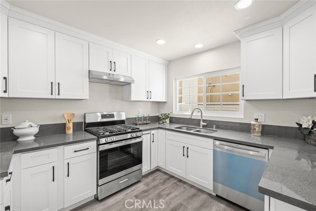 Detail Gallery Image 9 of 25 For 11036 Lower Azusa, El Monte,  CA 91731 - 4 Beds | 3/1 Baths