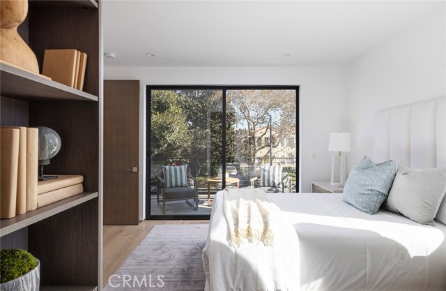 Detail Gallery Image 25 of 33 For 419 Harper Ave, Los Angeles,  CA 90048 - 6 Beds | 6/2 Baths