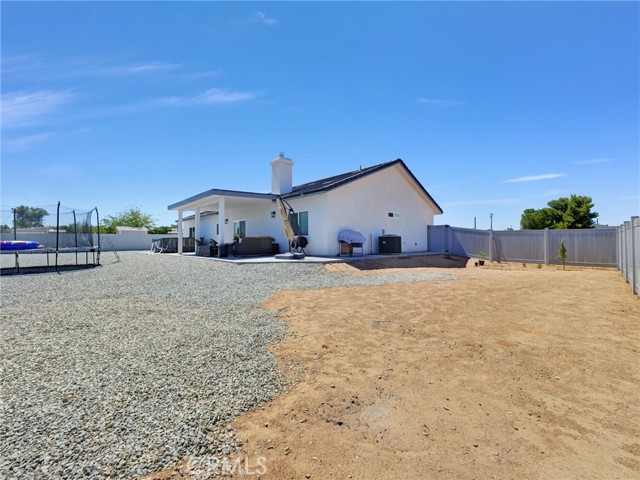 11515 Tamarisk Avenue, Hesperia CA: https://media.crmls.org/medias/fa465d3c-353d-4856-9f4d-919e317c69d7.jpg