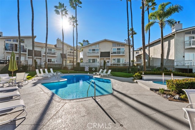 Detail Gallery Image 37 of 48 For 16255 Pacific Cir #204,  Huntington Beach,  CA 92649 - 3 Beds | 3 Baths