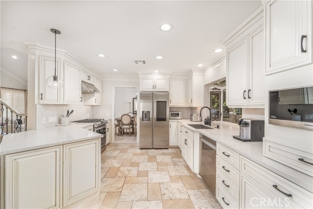 Detail Gallery Image 15 of 36 For 7278 Woodvale Ct, West Hills,  CA 91307 - 3 Beds | 3 Baths