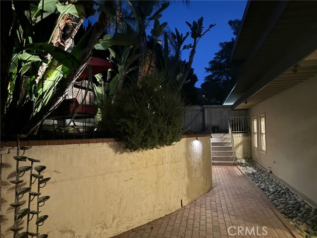 Detail Gallery Image 12 of 65 For 4215 Saltillo St, Woodland Hills,  CA 91364 - 3 Beds | 2/1 Baths