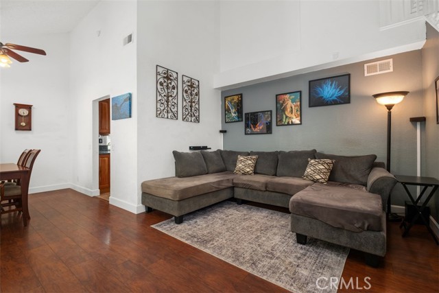 Detail Gallery Image 5 of 27 For 4 Firethorn, Rancho Santa Margarita,  CA 92688 - 3 Beds | 2/1 Baths