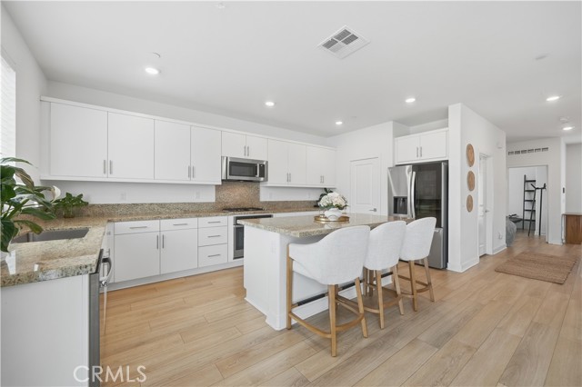 Detail Gallery Image 9 of 40 For 30994 Douglas Crest, Menifee,  CA 92584 - 4 Beds | 3 Baths