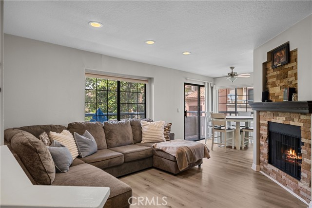 Detail Gallery Image 11 of 38 For 18114 Erik Ct #5131,  Canyon Country,  CA 91387 - 3 Beds | 2 Baths