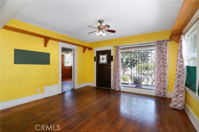 Detail Gallery Image 6 of 43 For 5008 S Van Ness Ave, Los Angeles,  CA 90062 - 3 Beds | 1 Baths
