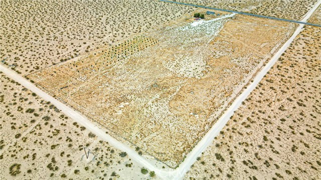 Detail Gallery Image 10 of 25 For 33633 Old Woman Spring Rd, Lucerne Valley,  CA 92356 - – Beds | – Baths