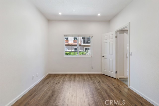 606 Lake Street, Huntington Beach CA: https://media.crmls.org/medias/fa4bf50b-bce6-4f5c-96d2-85a18f09502a.jpg