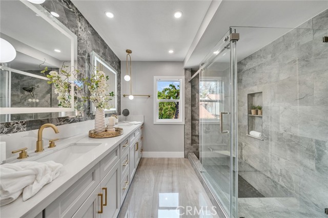10 Lassen, Irvine CA: https://media.crmls.org/medias/fa4bfdac-210a-41b2-9383-6e04dc3033a0.jpg