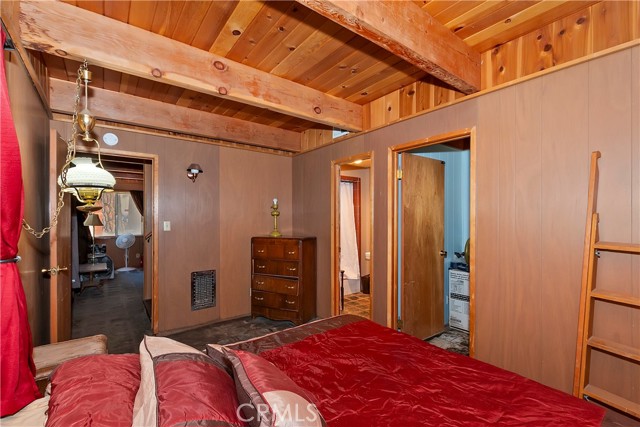 812 Arosa Drive, Crestline CA: https://media.crmls.org/medias/fa4bfeb5-89f5-42f8-85e3-eba4cba623ca.jpg