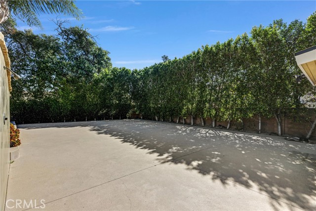 Detail Gallery Image 11 of 17 For 19394 Halsted St, Northridge,  CA 91324 - 2 Beds | 2 Baths