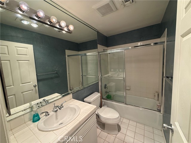 1240 S Corning, Los Angeles CA: https://media.crmls.org/medias/fa4cb419-3d12-4a76-bc67-681cf1ac8467.jpg