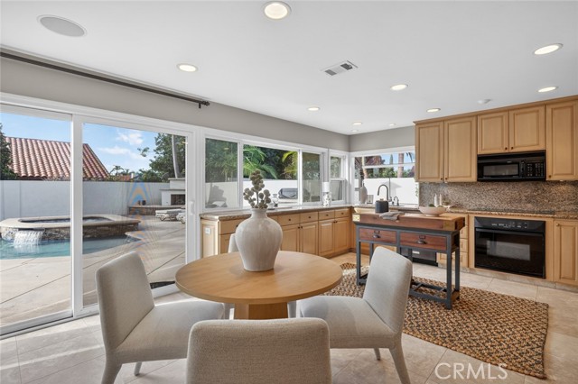 Detail Gallery Image 20 of 53 For 969 Azalea Dr, Costa Mesa,  CA 92626 - 5 Beds | 3 Baths