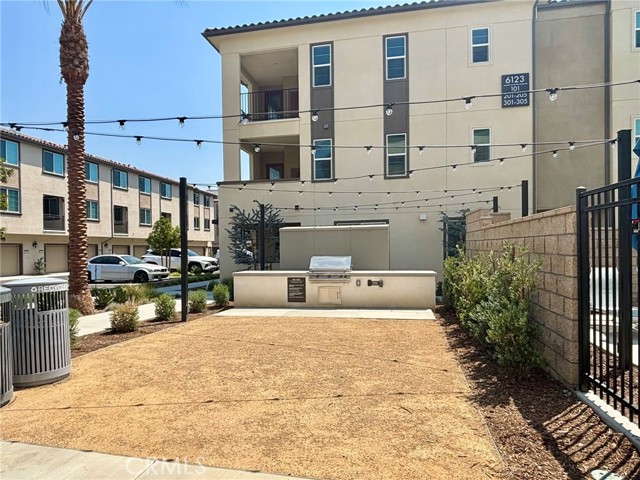 6136 Valentina Way, Eastvale CA: https://media.crmls.org/medias/fa4e6067-a431-4071-95da-f4a3e84f74db.jpg
