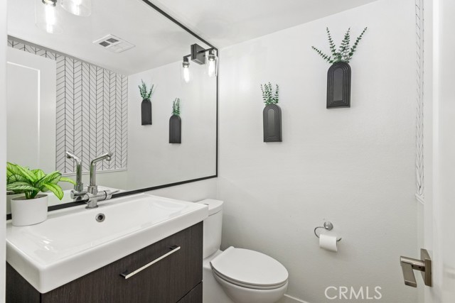 Detail Gallery Image 31 of 38 For 5463 E Candlewood Cir #D,  Anaheim,  CA 92807 - 3 Beds | 1/1 Baths