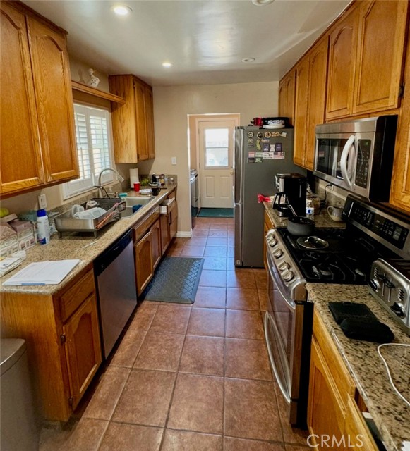 5913 Loomis Street, Lakewood CA: https://media.crmls.org/medias/fa4ebc27-0fca-4b00-8876-e541b6ecf1a3.jpg