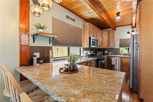 Detail Gallery Image 7 of 20 For 2350 Birch Dr, Running Springs,  CA 92382 - 2 Beds | 1 Baths