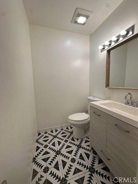 Detail Gallery Image 9 of 18 For 1975 W Clipper Ln #59,  Anaheim,  CA 92801 - 2 Beds | 1/1 Baths