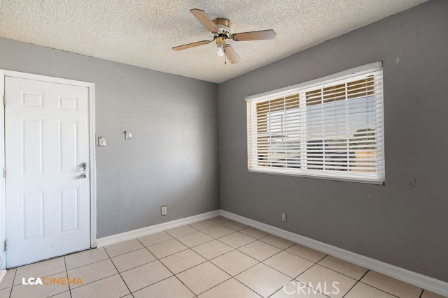 2116 Potomac, Bakersfield CA: https://media.crmls.org/medias/fa4f448f-514f-4122-bd85-b8d3251b1aa4.jpg