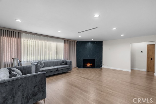16810 Adlon Road, Encino CA: https://media.crmls.org/medias/fa50dba1-699e-4f73-811b-5278f2c075d9.jpg