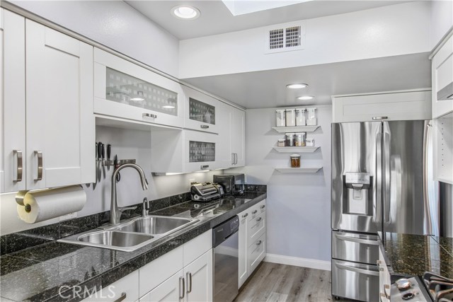 Image 2 for 73590 Golf Course LN #B