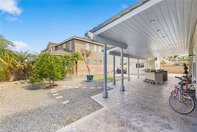 5764 Territory Lane, Eastvale CA: https://media.crmls.org/medias/fa5330ad-4149-40cc-850a-a4ab900b0036.jpg