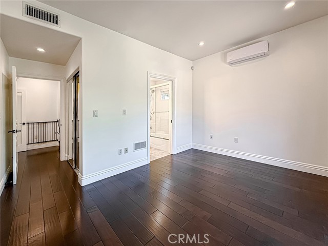 Detail Gallery Image 26 of 58 For 5960 Balcom, Encino,  CA 91316 - 4 Beds | 4 Baths