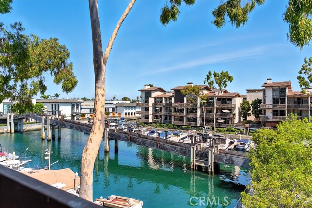 7322 Marina Pacifica N Drive, Long Beach CA: https://media.crmls.org/medias/fa5369a2-268b-4edd-98cb-34c321dbcf9c.jpg