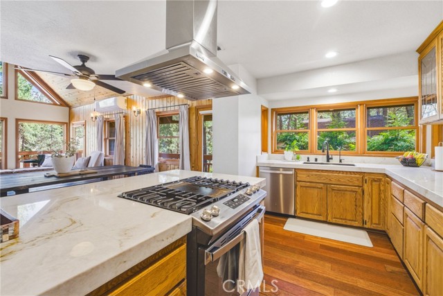 Detail Gallery Image 12 of 60 For 1137 Edna, Wrightwood,  CA 92397 - 5 Beds | 3 Baths