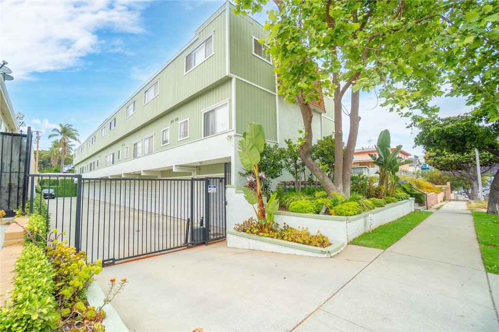 323 E Plymouth Street #10
