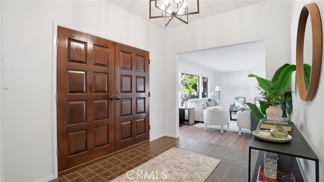 Detail Gallery Image 3 of 47 For 1340 Daily Circle, Glendale,  CA 91208 - 4 Beds | 3 Baths