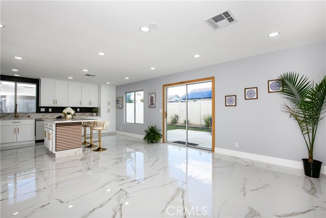 Detail Gallery Image 10 of 36 For 37624 Ribbon, Palmdale,  CA 93552 - 4 Beds | 2 Baths