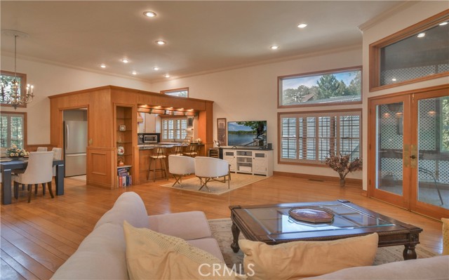 971 Grass Valley, Lake Arrowhead CA: https://media.crmls.org/medias/fa5888c0-0120-43c2-9540-d622d2b3a5e2.jpg