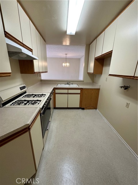 420 Milford Street, Glendale CA: https://media.crmls.org/medias/fa58a2c3-76d1-4b07-9d9a-6fd049789e0b.jpg