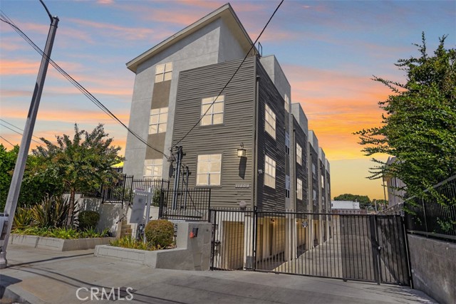 11809 Hamlin Street, 1 photo 5