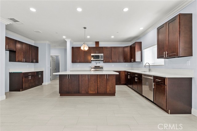 119 E 9th Street, San Bernardino CA: https://media.crmls.org/medias/fa596522-cf1a-4621-b9d3-865fe136a20a.jpg
