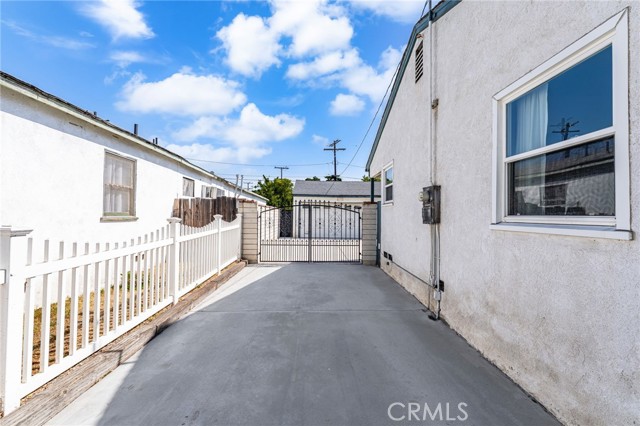 10917 Montecito Drive, El Monte CA: https://media.crmls.org/medias/fa5a3a9c-5394-4a37-a0ce-11a6aa92f4b4.jpg