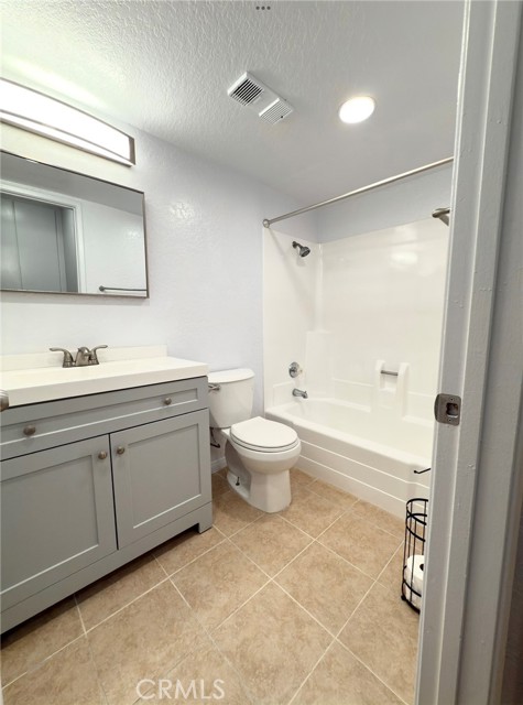 Detail Gallery Image 13 of 18 For 20702 El Toro Rd #243,  Lake Forest,  CA 92630 - 1 Beds | 1 Baths