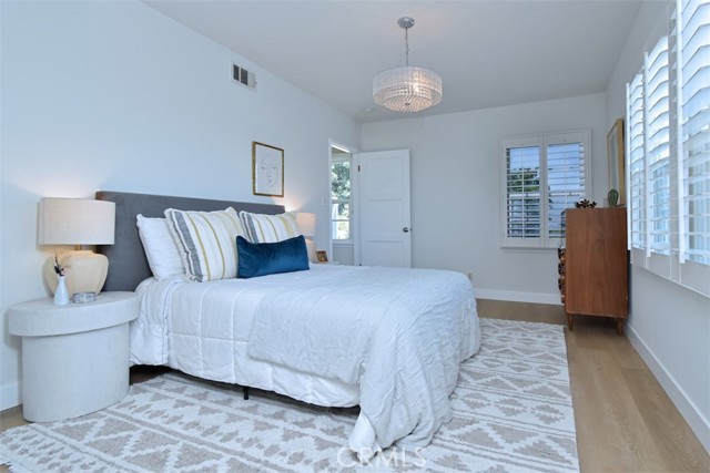 3753 Berry Drive, Studio City CA: https://media.crmls.org/medias/fa5b3211-b6f5-44a1-adc7-a347763db837.jpg