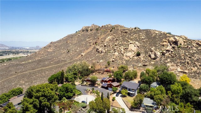 4899 Glenwood Drive, Riverside CA: https://media.crmls.org/medias/fa5b7436-59c1-4819-a20e-4d6004c5a178.jpg