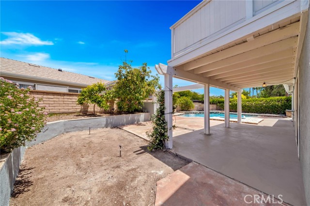 25735 Williamsburg Court, Lake Forest CA: https://media.crmls.org/medias/fa5b8419-d834-4502-96d1-0d9b4005f7bd.jpg