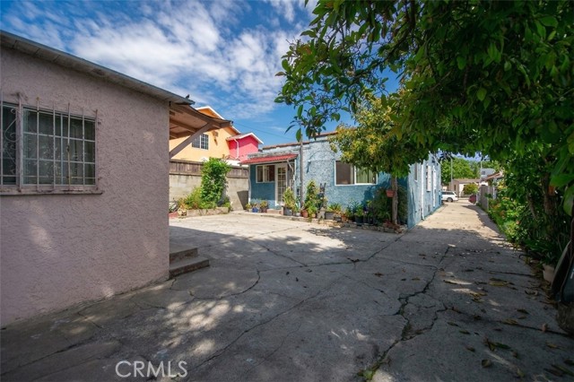 582 E 67th, Inglewood CA: https://media.crmls.org/medias/fa5bee4e-d116-4f0d-ade8-4d57a844e466.jpg