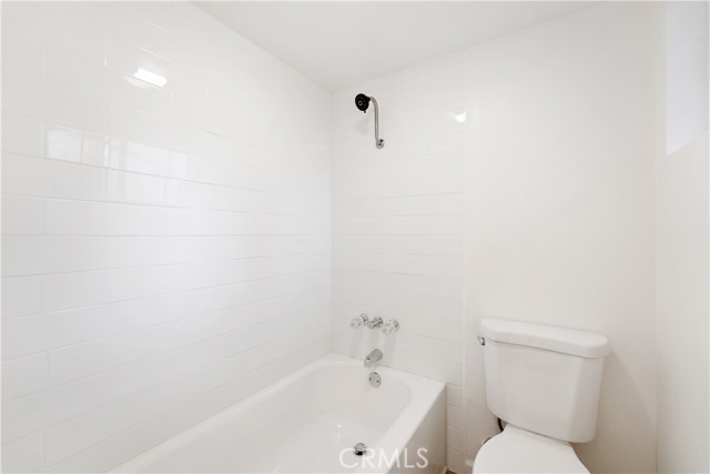 Detail Gallery Image 13 of 17 For 13080 Dronfield Ave #62,  Sylmar,  CA 91342 - 2 Beds | 1 Baths