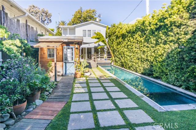 Detail Gallery Image 4 of 38 For 243 Windward, Venice,  CA 90291 - 2 Beds | 2 Baths