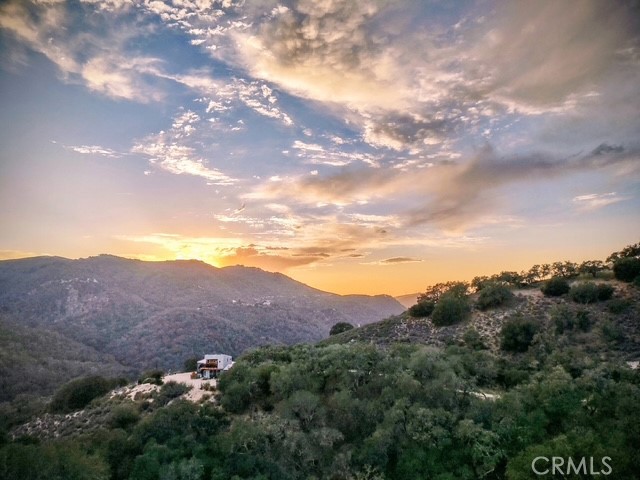 https://media.crmls.org/medias/fa5c7702-09f5-4939-b0cf-fb38d56933c9.jpg?preset=X-Large