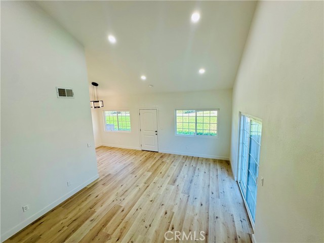 Detail Gallery Image 4 of 17 For 2380 Benidorm Cir, Corona,  CA 92879 - 3 Beds | 3 Baths